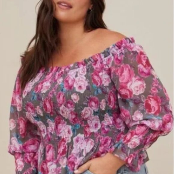 Torrid Smocked Crinkle Chiffon Off Shoulder size 3X - Picture 3 of 5